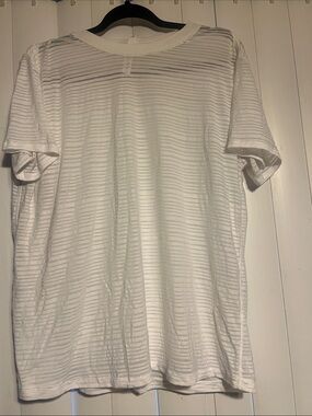 lululemon athletica White Sheer Horizontal Stripe Short Sleeve Tee size 10 men